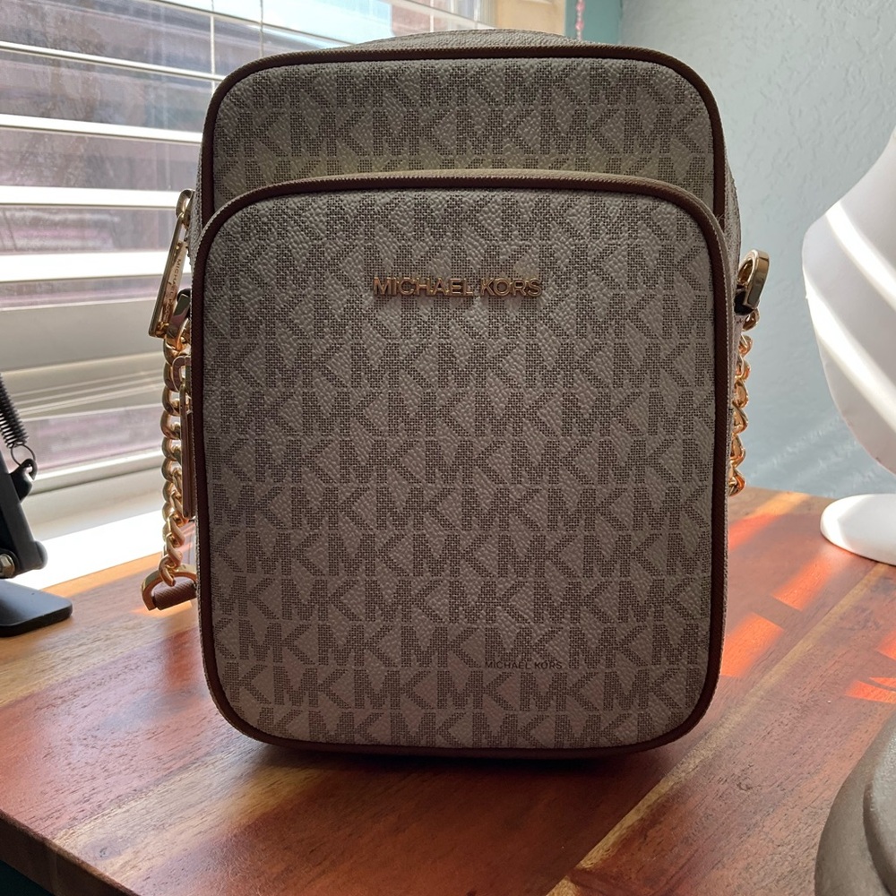 Michael Kors Jet Set Travel Medium Logo Crossbody bag